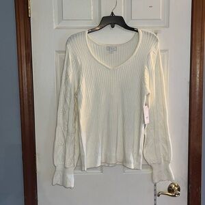NWT-Olivia sky-L-snow white(ivory)-Long sleeve, ribbed,pull over, V-Neck sweater